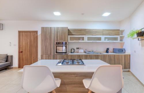 Kalkara Apartment | Bright,stylish 2bedroom apartment in village centre