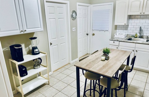 Prospect Park House | Bright, Stylish & Cozy 2Bed Unit w/Fireplace, Backyard, & Grill