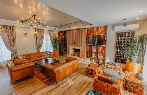 Telavi Hotel | Bright-stylish Place with pool, Bar& Restaurant