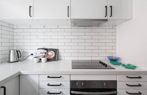 Richmond Apartment | Bright, Stylist apartment in Richmond Terrace