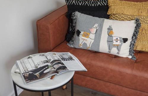 Richmond Apartment | Bright, Stylist apartment in Richmond Terrace