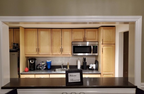 Bedford Apartment | Bright sunny B&B overlooking Bedford Basin