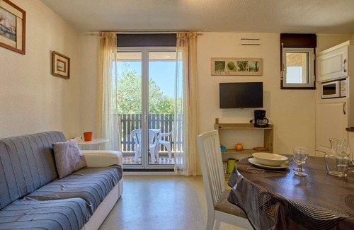 Barbotan-les-Thermes Apartment | Bright T2 with balcony in Barbotan, parking and free Wifi