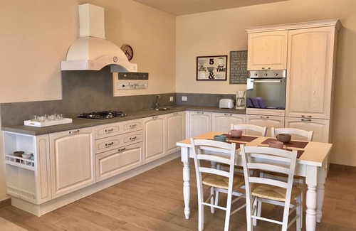 Ponti sul Mincio Apartment | Bright two-roomed apartment with patio and garden