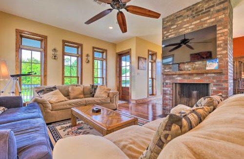 Waveland House | Bright Waveland Home - Walk to Beach Access!