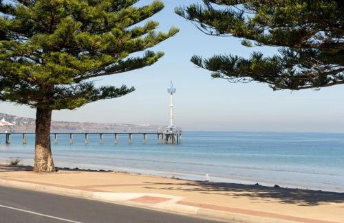 Brighton Apartment | Brighton Beachfront Sanctuary