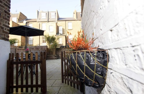 Fulham Apartment | Brilliant Fulham Experience - Garden (Private) Apartment