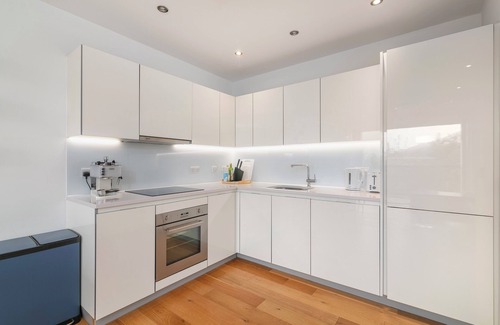 Brownswood Apartment | Brilliantly Connected 1BD Flat by Clissold Park