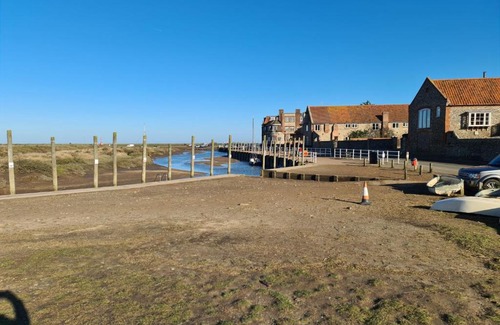 Dereham House | Brisley North Norfolk cosy cottage garden pub and walks