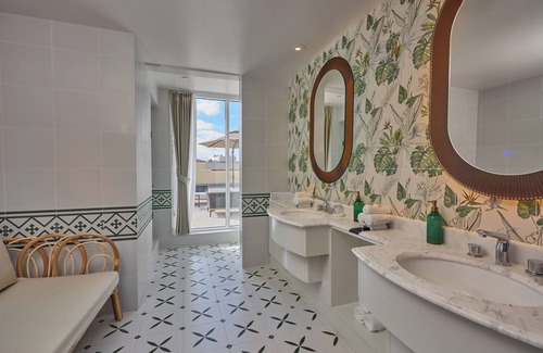 Downtown Nassau Hotel | British Colonial - Nassau