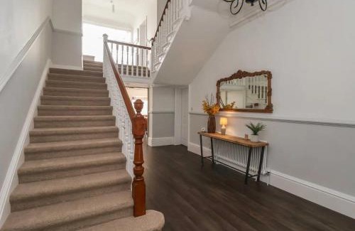 Bridlington Old Town House | Broad Bay Lodge