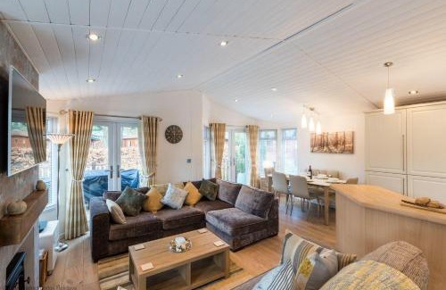 Bowness-on-Windermere House | Broad Larch Lodge