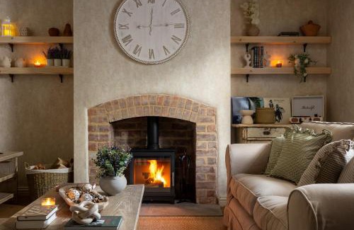 Broadway House | Broadway Country Chic Cottage