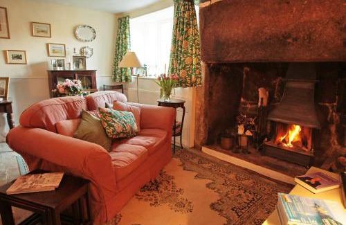 Heligan Bed & Breakfast | Brook Farmhouse