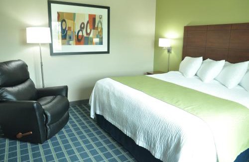 Algona Hotel | Brookstone Lodge & Suites
