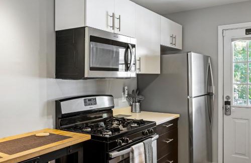 Brookwood Apartment | Brookwood Courtyard by BCA Furnished Apartments
