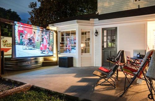 Franklin House | Brookwood Getaway Stock Tank Pool Outdoor Theater