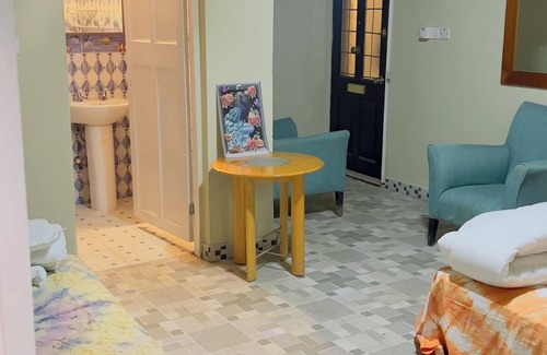 Freetown Resort | Brownerts Resort