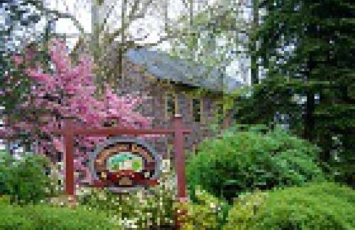 Reinholds Bed & Breakfast | Brownstone Colonial Inn