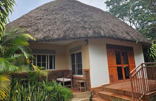 Lira Bed & Breakfast | Brownstone Country Home