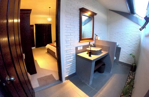 Selong Belanak Hotel | Bruga Villas Restaurant and Spa