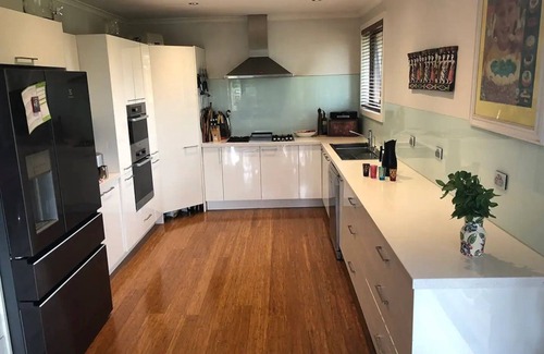 Maribyrnong House | Brum's Place | Inner City Tropical Haven