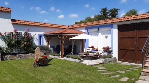 Lhenice House | Brusna Farmhouse