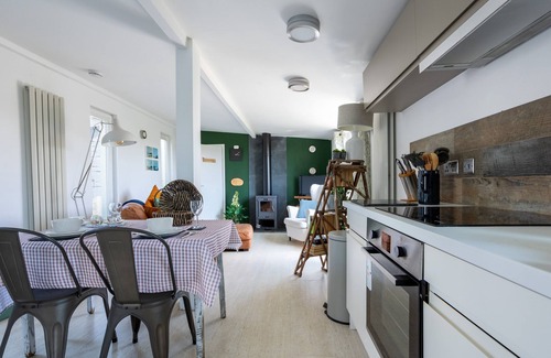 Llanfaelog Cottage | Bryn Bach: Pet-friendly cottage on the Isle of Anglesey