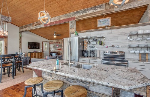 Belmont Cabin | Bubba's Cabin - Modern Rustic Lakefront Cabin