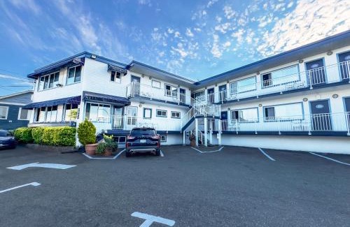 Regional District of Nanaimo Hotel | Buccaneer Inn