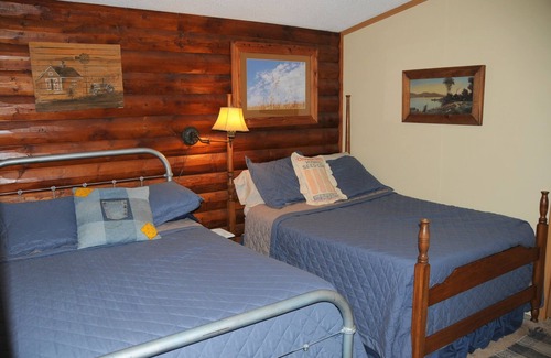 Cass County Cabin | Buck Run Lodge - Conference Facility, Nature's Own Retreat ,