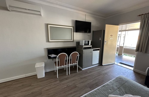 Gloucester Hotel | Bucketts Way Motel