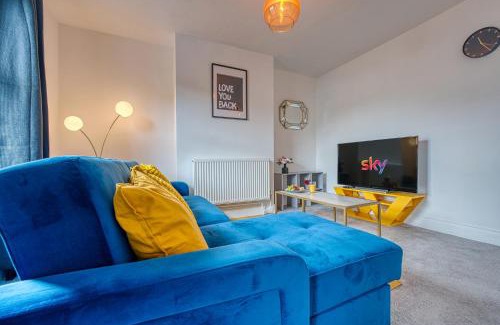 Wellingborough Apartment | Buckwell Heights - 2 Bedroom Free Parking Wifi Sky TV