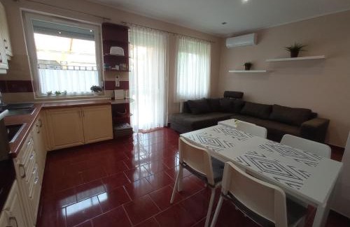 Erdoskert Apartment | Budapest Airport Apartment