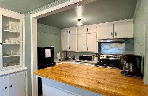 Midwest City House | Budget 2br Stay Near Tinker Afb Pet Friendly L1