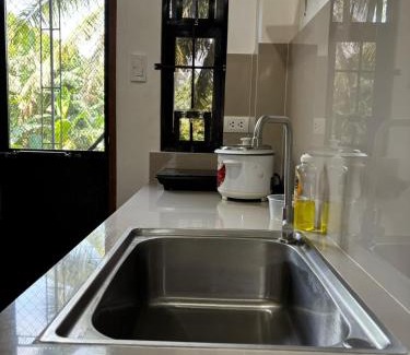 Albay Province Apartment | Budget AC WI-FI Natl Road Ligao City Rm306