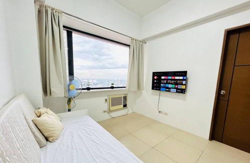 Kapitolyo Apartment | Budget Accommodation at Ace Suites by the Famous Indoor Water Spa