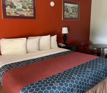 Greenup Hotel | Budget Host Inn