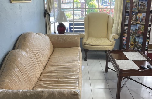 Gettysburg Hotel | Budget Host Three Crowns Motor Lodge