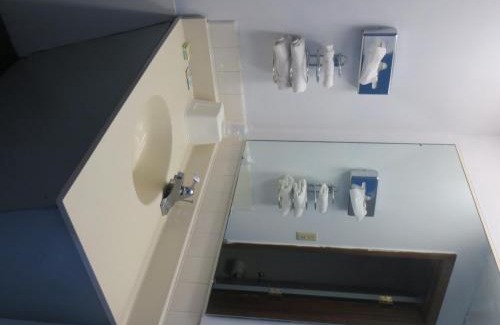 Adair Hotel | Budget Inn Adair