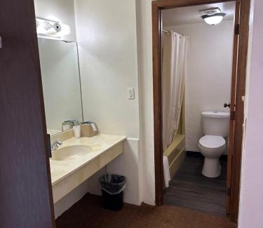 Storm Lake Hotel | Budget Inn Motel