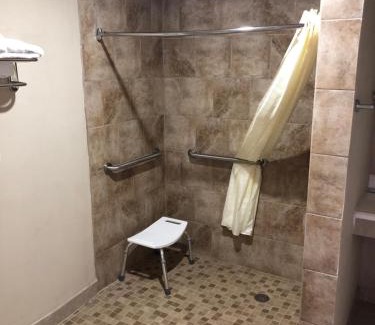 New Albany Hotel | Budget Inn - New Albany