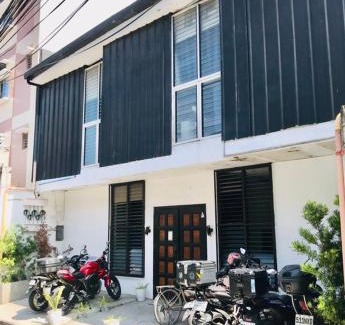 Pembo Hotel | Budget Transient Capsule Room Mirasol Near BGC