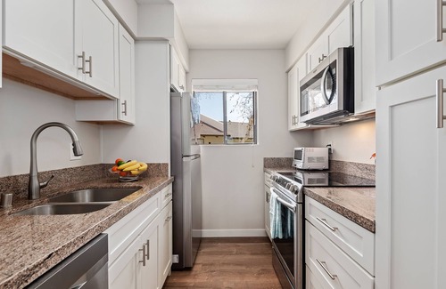 Alta Mesa Condo | BUENA VISTA, Beautiful City Views!