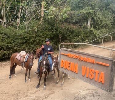 Araras House | Buena Vista - Casa e suítes - Vistas deslumbrantes em Petrópolis