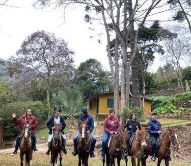 Araras House | Buena Vista - Casa e suítes - Vistas deslumbrantes em Petrópolis