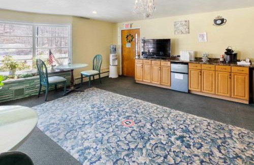 Delhi Hotel | Buena Vista Inn Motel