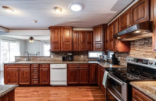 Montello House | Buffalo Lake Retreat - charming lakefront 3 bedroom house-great fishing and fun