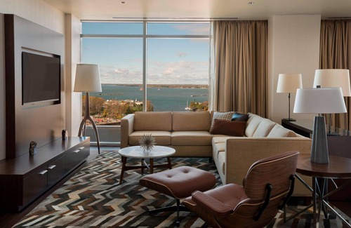 Downtown Buffalo Hotel | Buffalo Marriott at LECOM HARBORCENTER