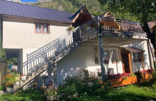 Valbone House | Bujtina Arturi
